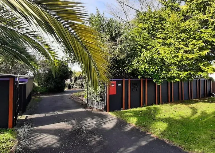 Koutu Beach Bed And Breakfast