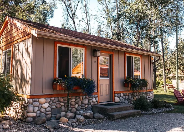 Beach hotel: Patricia Lake Bungalows