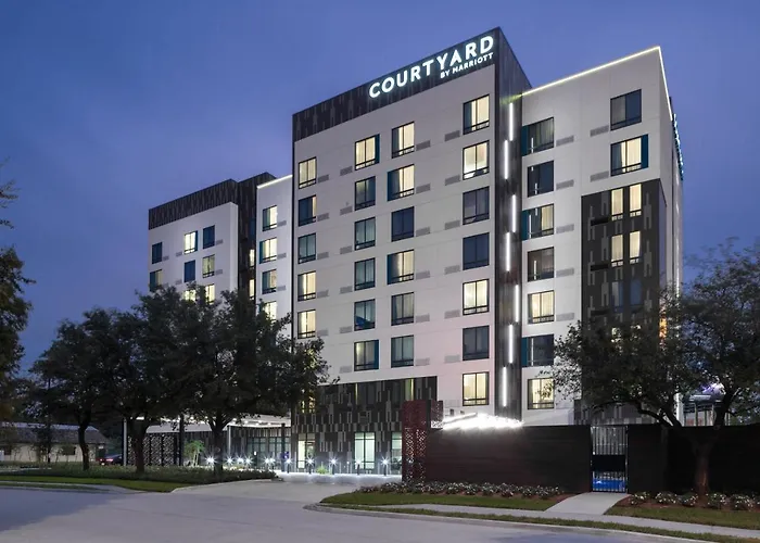 Courtyard By Marriott Houston Heights/I-10 Hotel