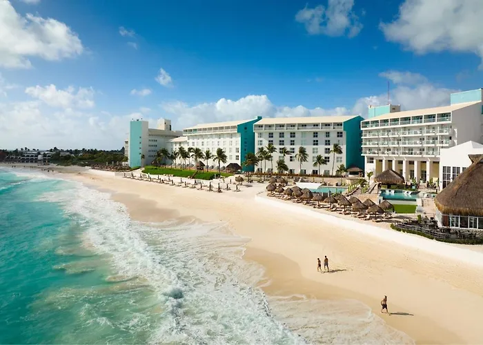 Cancun Hotels near Cancun Airport (CUN)