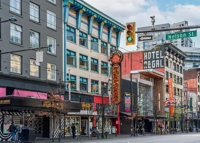 Vancouver hotels near Gastown