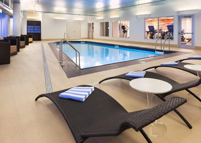 Luxury hotel only: Hyatt Regency Bloomington - Minneapolis
