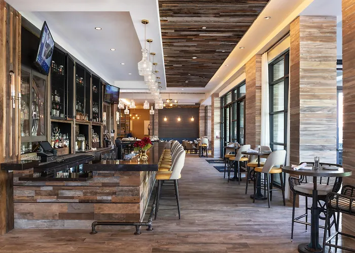 Holiday Inn & Suites Nashville Downtown - Broadway By Ihg