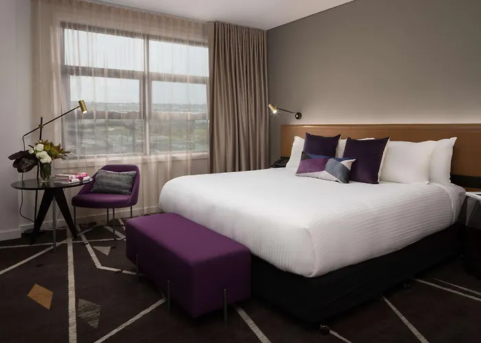 Central hotel: Rydges Campbelltown