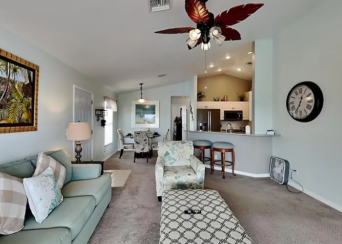 Pet Friendly hotel: Mistress Of The Sea