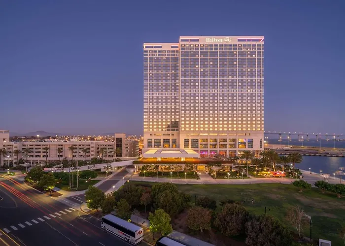 San Diego hotels near Petco Park