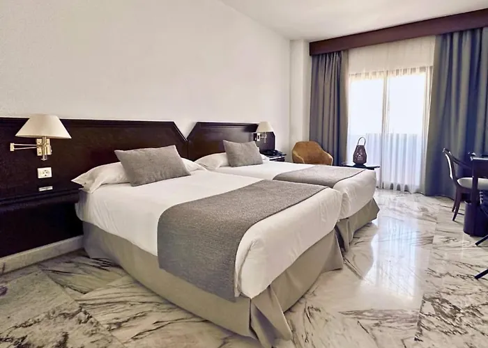 Beach hotel: Hotel Turia Valencia