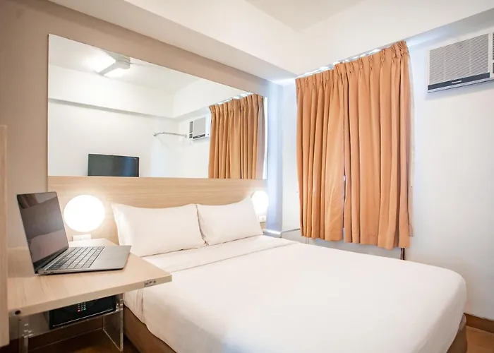 Manila hotels near The Minor Basilica and Metropolitan Cathedral of the Immaculate Conception