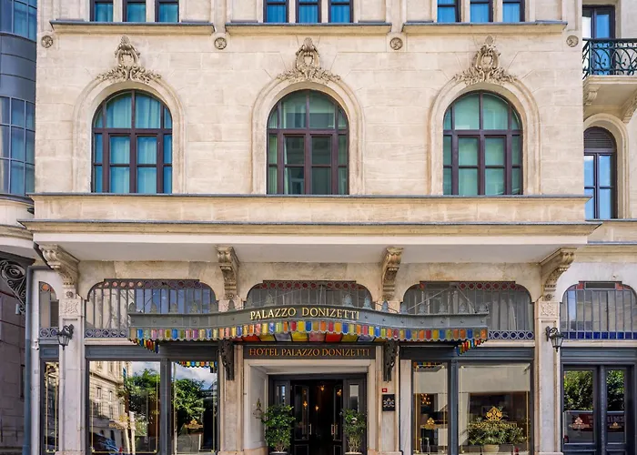 Hotel with pool: Palazzo Donizetti Istanbul, Tapestry Collection By Hilton