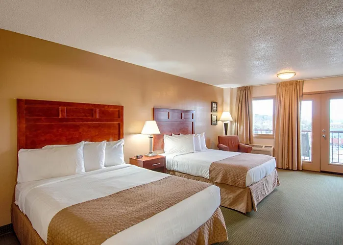 Pigeon Forge hotels near Dolly Parton's Stampede