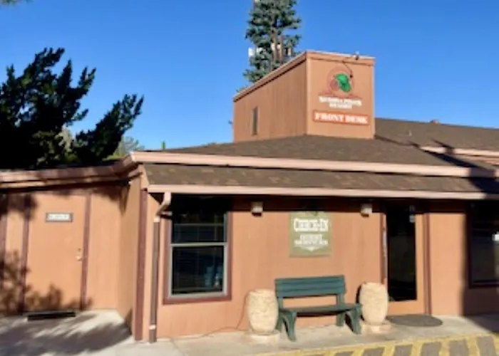 Luxury hotel only: Sedona Pines Resort
