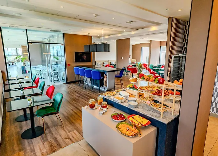 Hotel de lujo: Hampton By Hilton Santiago Las Condes