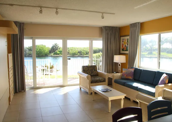 Resort: Canada House Pompano Beach