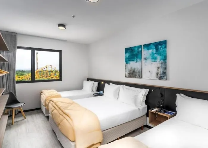 Hotel com jacuzzi: Hotel Em Frente Ao Beto Carreiro Penha Sc - Solar Pedra Da Ilha