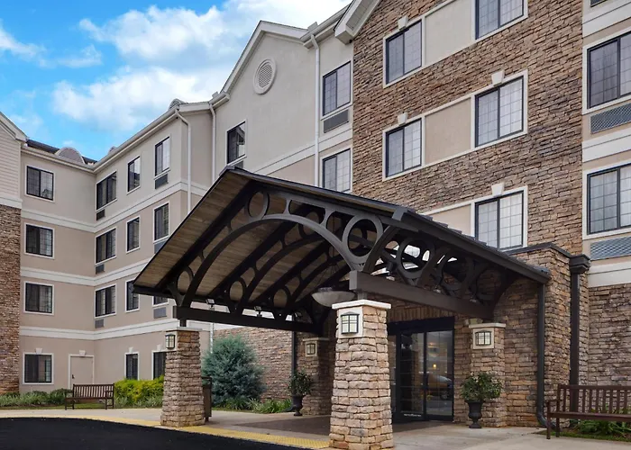 Hotel with Tennis: Staybridge Suites Tallahassee I-10 East By Ihg