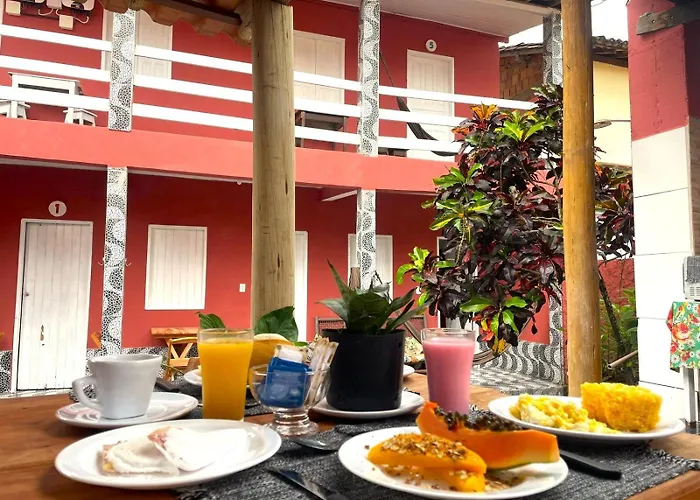 Hotel para famílias: Hospedaria Mucugê - na principal rua da cidade, Rua do Mucugê - Arraial d'Ajuda