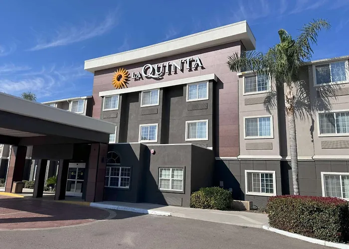 La Quinta By Wyndham Tulare Hotel