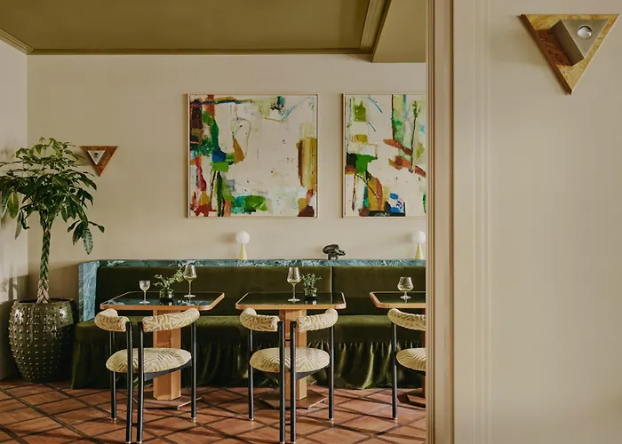 Hotel with view: Locke Am Platz Zurich