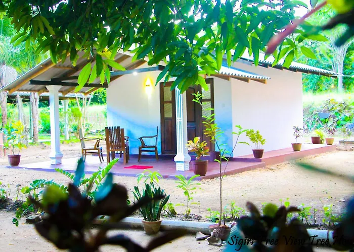 4 star hotel: Sigiriya Free View Tree House & Villa