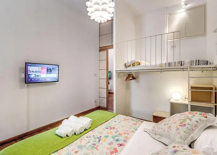 Appartamento : Elegant Apartment Behind The Colosseum