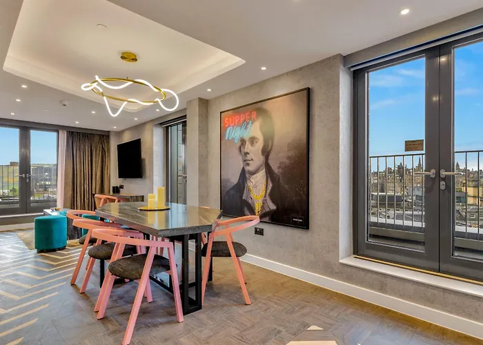 Hotel con vistas: Roomzzz Edinburgh