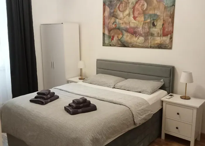 Albergo centrale: Fenix Rooms