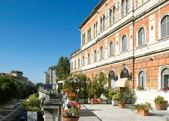 Hotel all'aeroporto: Hotel Iris