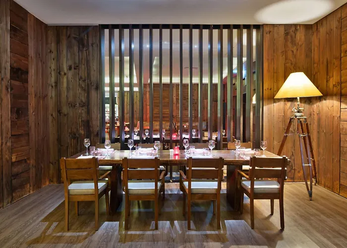 Luxury hotel only: Rixos The Palm Luxury Suite Collection