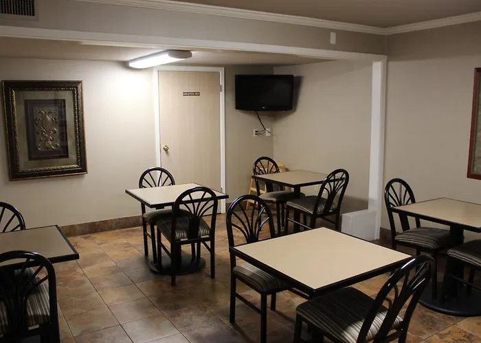 Motel: Quality Inn Conway - Greenbrier