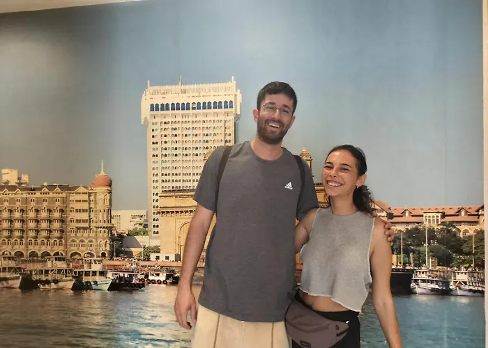 Guest house: New Prakash International