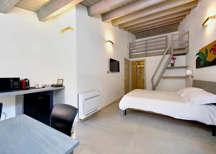 Hotel 4 stelle: Zenith Rooms