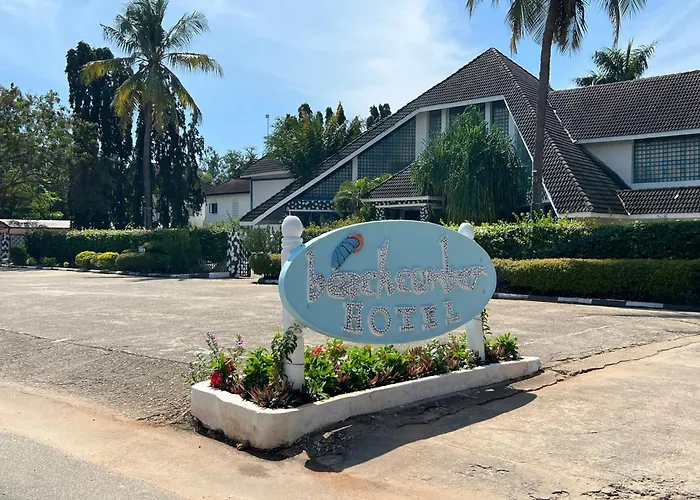 3 star hotel: Beachcomber Hotel And Resort