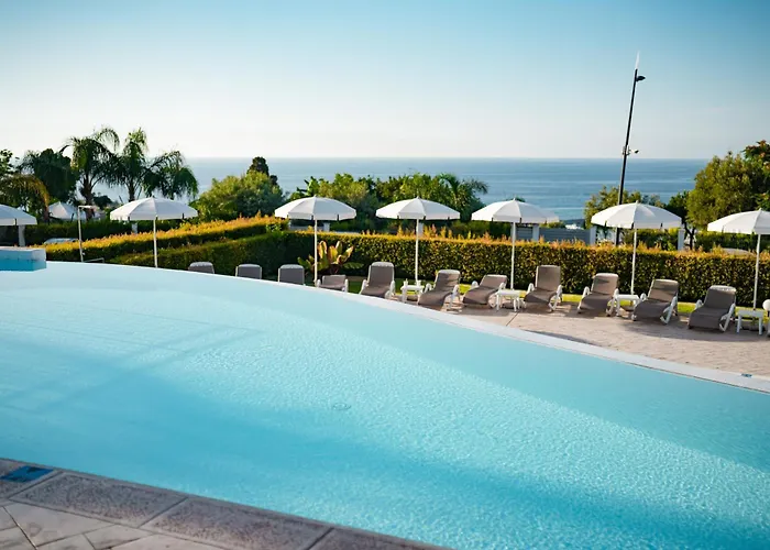 Hotel with pool: Sentido Michelizia Tropea Resort