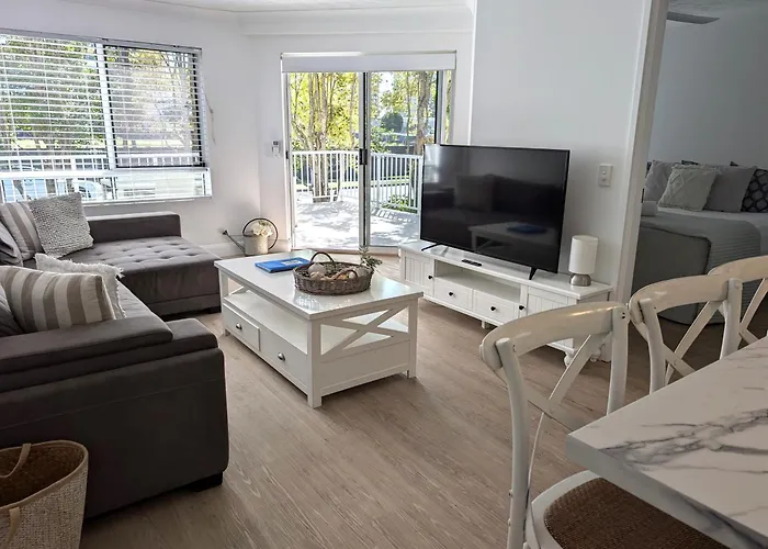 Bay Lodge Apartments