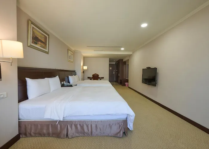 Central hotel: Chong Yu Hotel