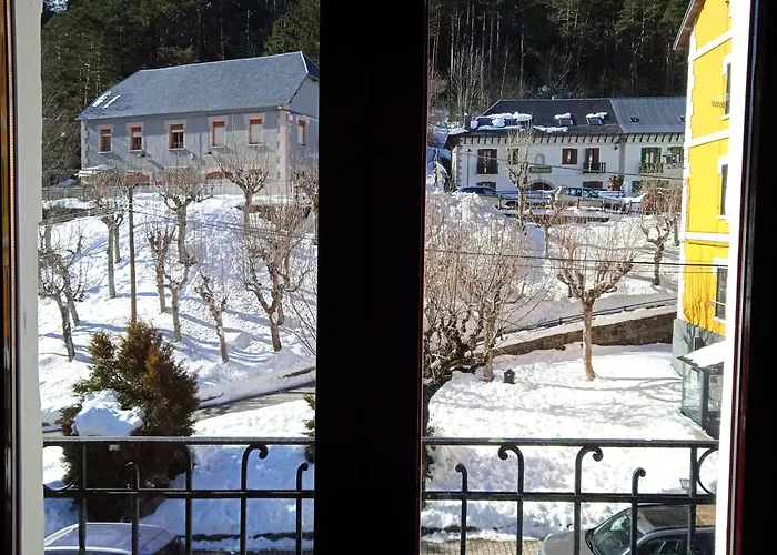 Hotel cerca del colegio: Apartamentos Canfranc 3000