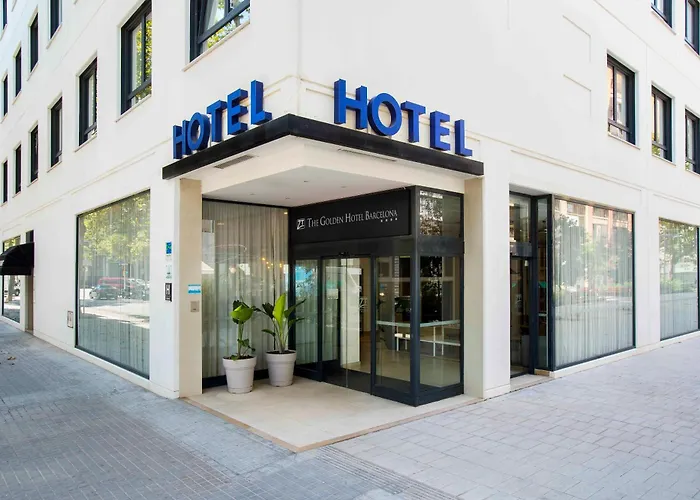 Hotel with pool: Golden Hotel Barcelona