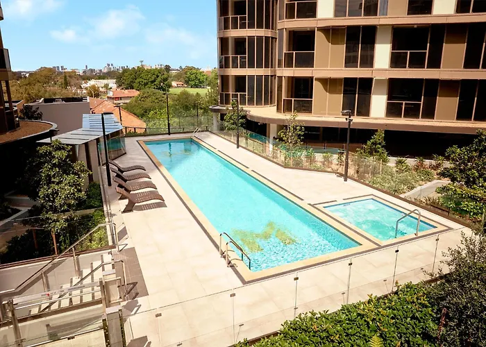 Meriton Suites George Street, Parramatta
