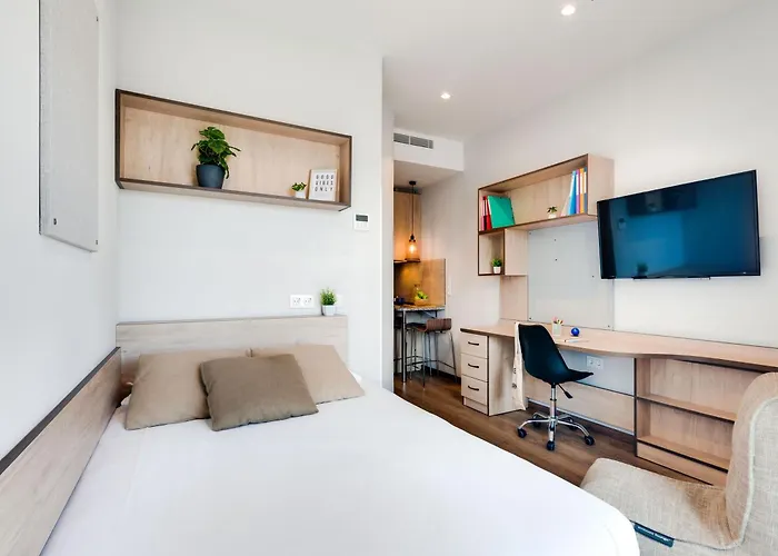 Hotel cerca del colegio: Livensa Living Studios San Sebastián