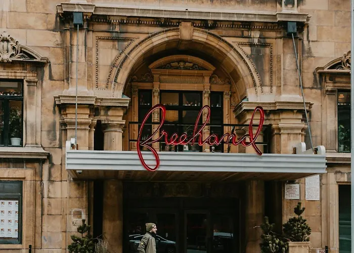 Family Hotel: Freehand New York