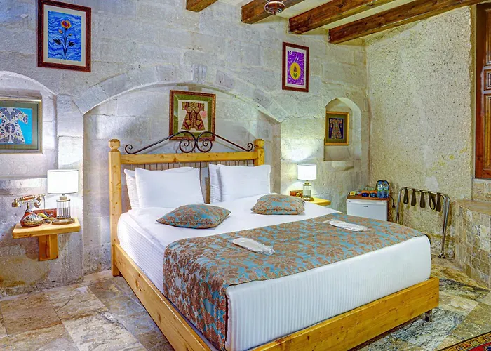 Central hotel: Aren Cave Hotel And Art Gallery