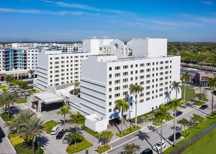 Luxury hotel only: Sheraton Suites Fort Lauderdale West