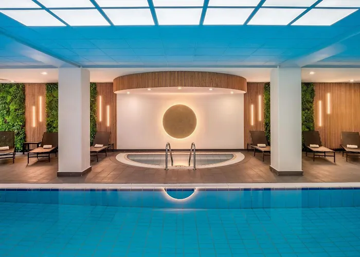 Hotel com piscina: Munich Marriott Hotel