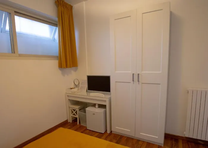 Hotel all'aeroporto: Comola90 Guest House