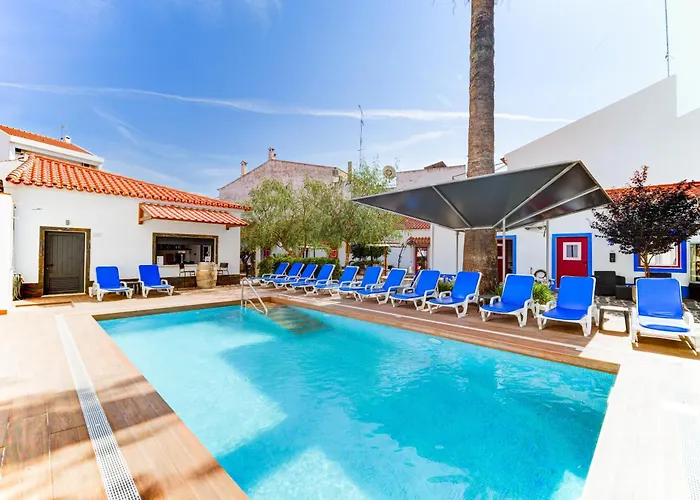 Luxury Palm Suites