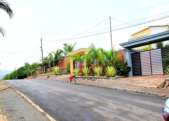 Hotel with pool: Stella Residence And Cuisine Kigali