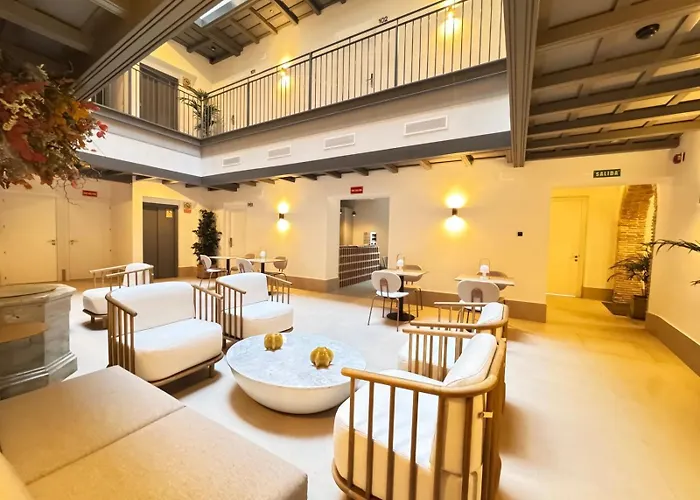 Hotel de 3 estrellas: La Caleta Qe Hotels