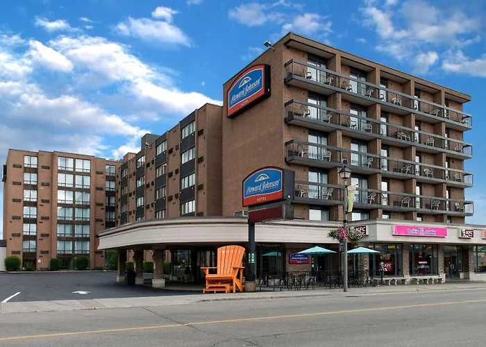 Central hotel: Howard Johnson Plaza By Wyndham By The Falls Niagara Falls
