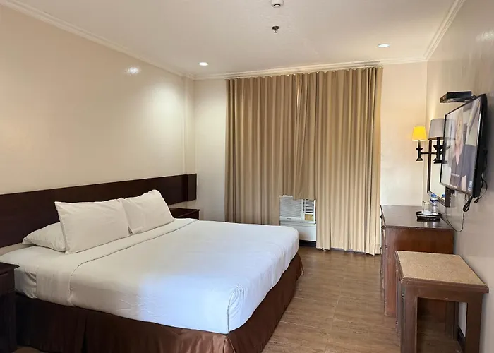 Central hotel: Dottie'S Place Hotel & Restaurant