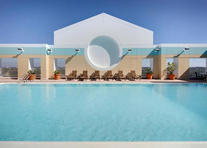 Luxury hotel only: Sheraton Suites Fort Lauderdale West